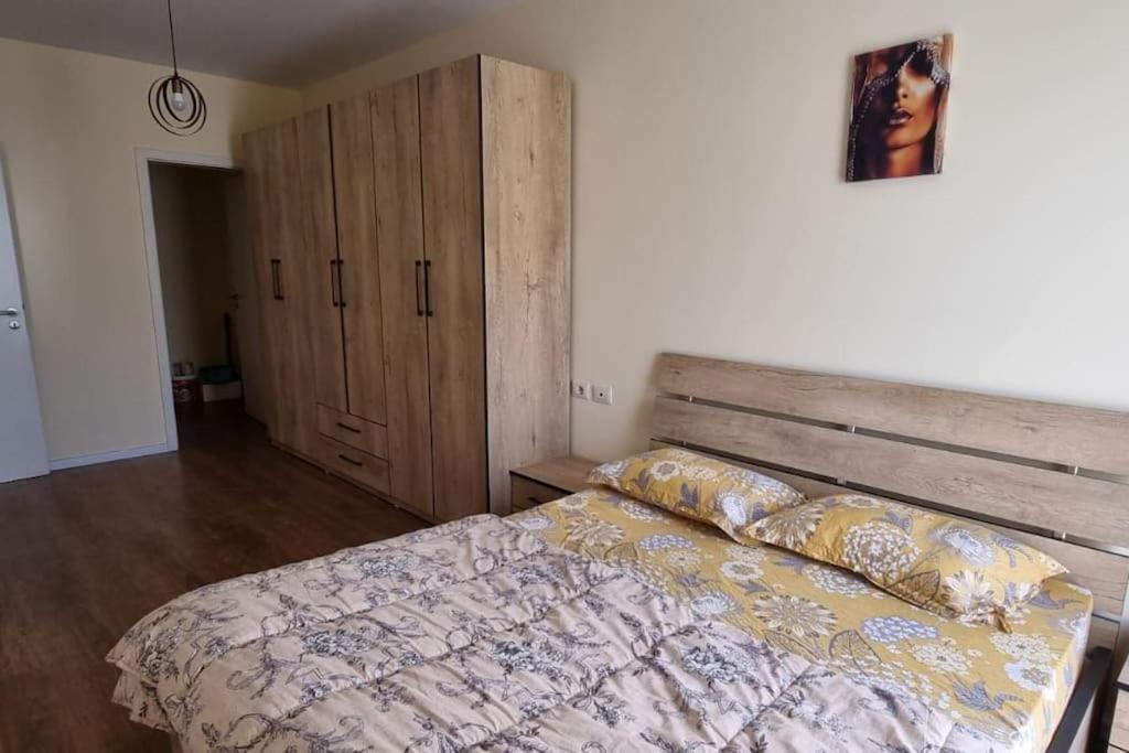 New & Great Located Apartment Near Center Tirana Esterno foto