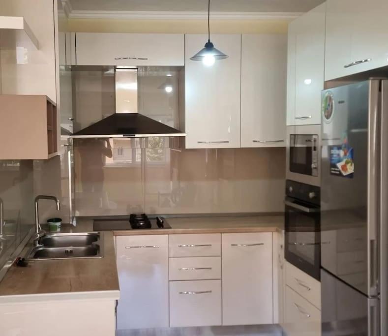 New & Great Located Apartment Near Center Tirana Esterno foto