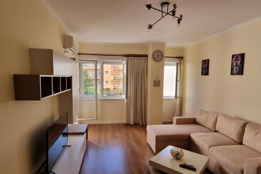 New & Great Located Apartment Near Center Tirana Esterno foto