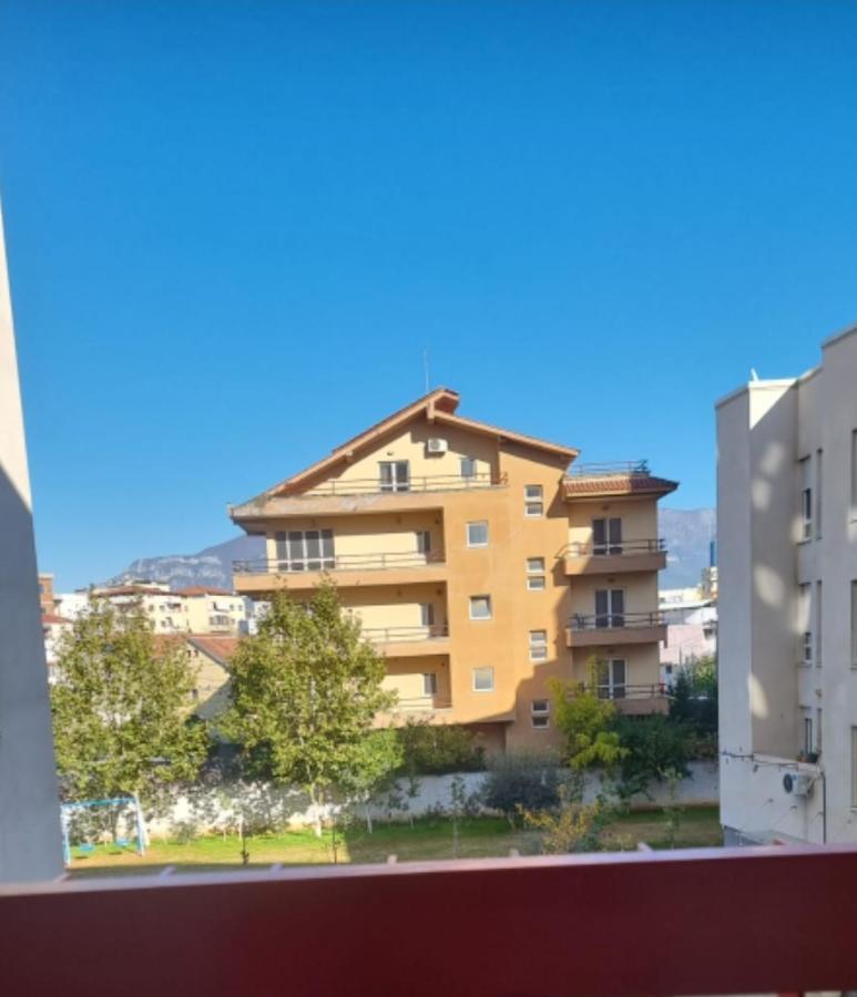 New & Great Located Apartment Near Center Tirana Esterno foto