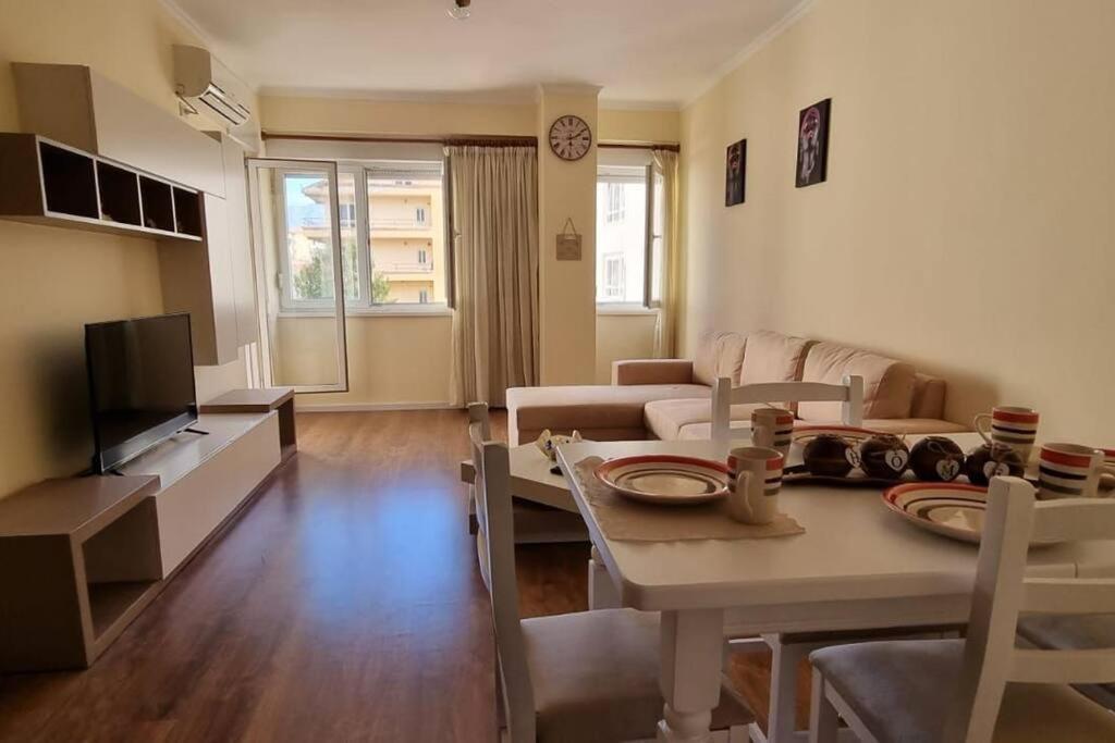 New & Great Located Apartment Near Center Tirana Esterno foto