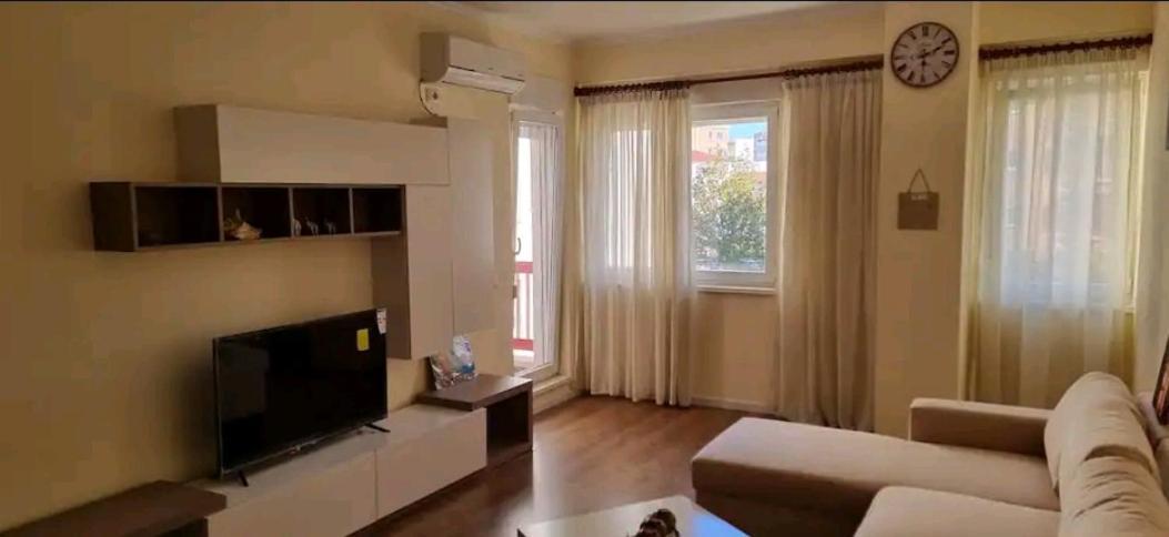 New & Great Located Apartment Near Center Tirana Esterno foto